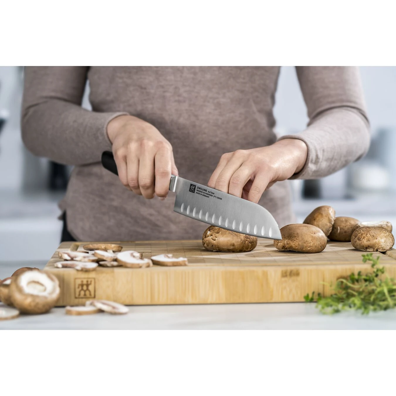 Zwilling Santokukniv 18 Cm, Sølv 5 Zwilling Santokukniv 18 Cm, Sølv - Billede 3